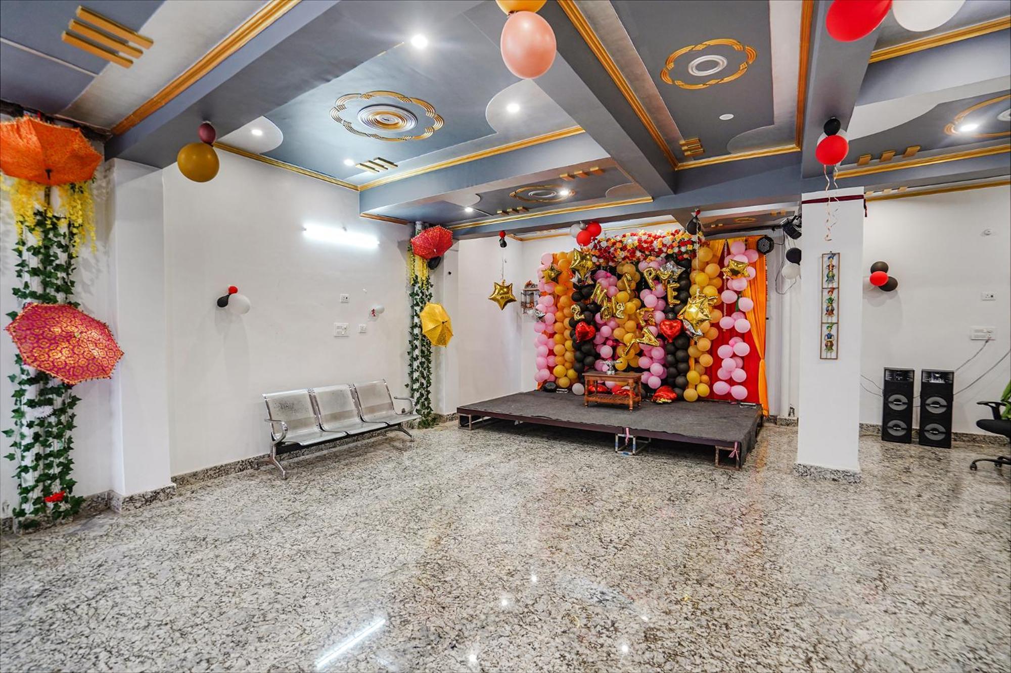 Fabhotel Raghav Raj *